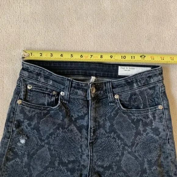 * 🔥HPx2🔥* Rag &amp; Bone Skinny Jeans, Gray, Snake Print, 26