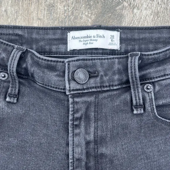 A&amp;F Women’s High Rise Super Skinny Jeans - NWOT