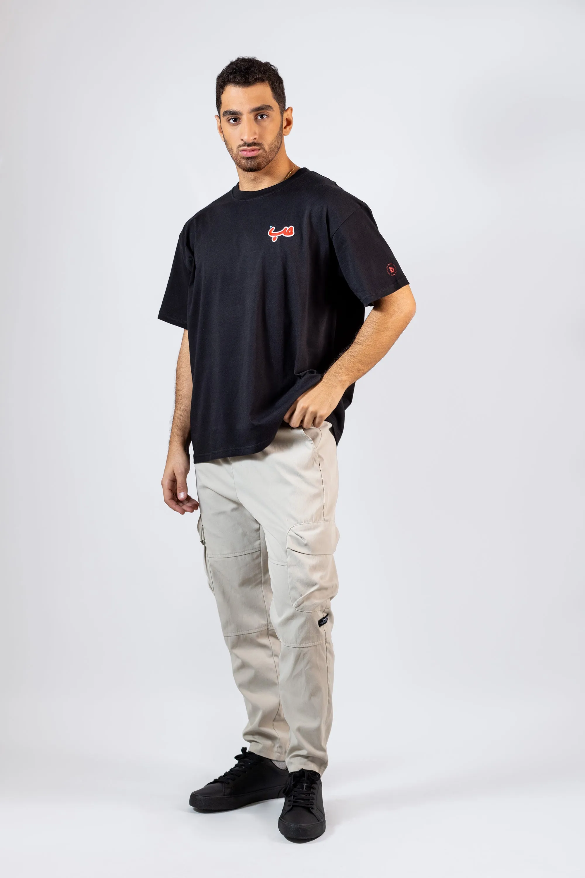 Black Side Hobb حب T-shirt