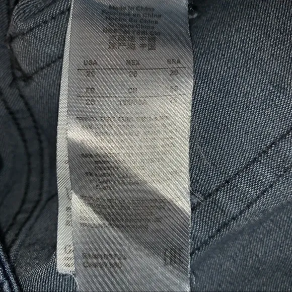 EUC Armani Exchange Skinny Jeans Size 26.