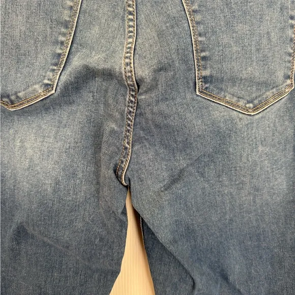 EUC Old Navy Rockstar Medium Wash Skinny Jeans with Rips, High Rise, Size 14
