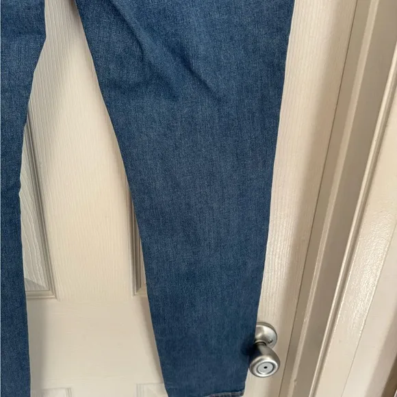 EUC Old Navy Rockstar Medium Wash Skinny Jeans with Rips, High Rise, Size 14