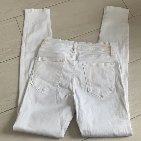 Frame Le Skinny De Jeanne ripped white jeans