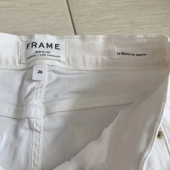 Frame Le Skinny De Jeanne ripped white jeans