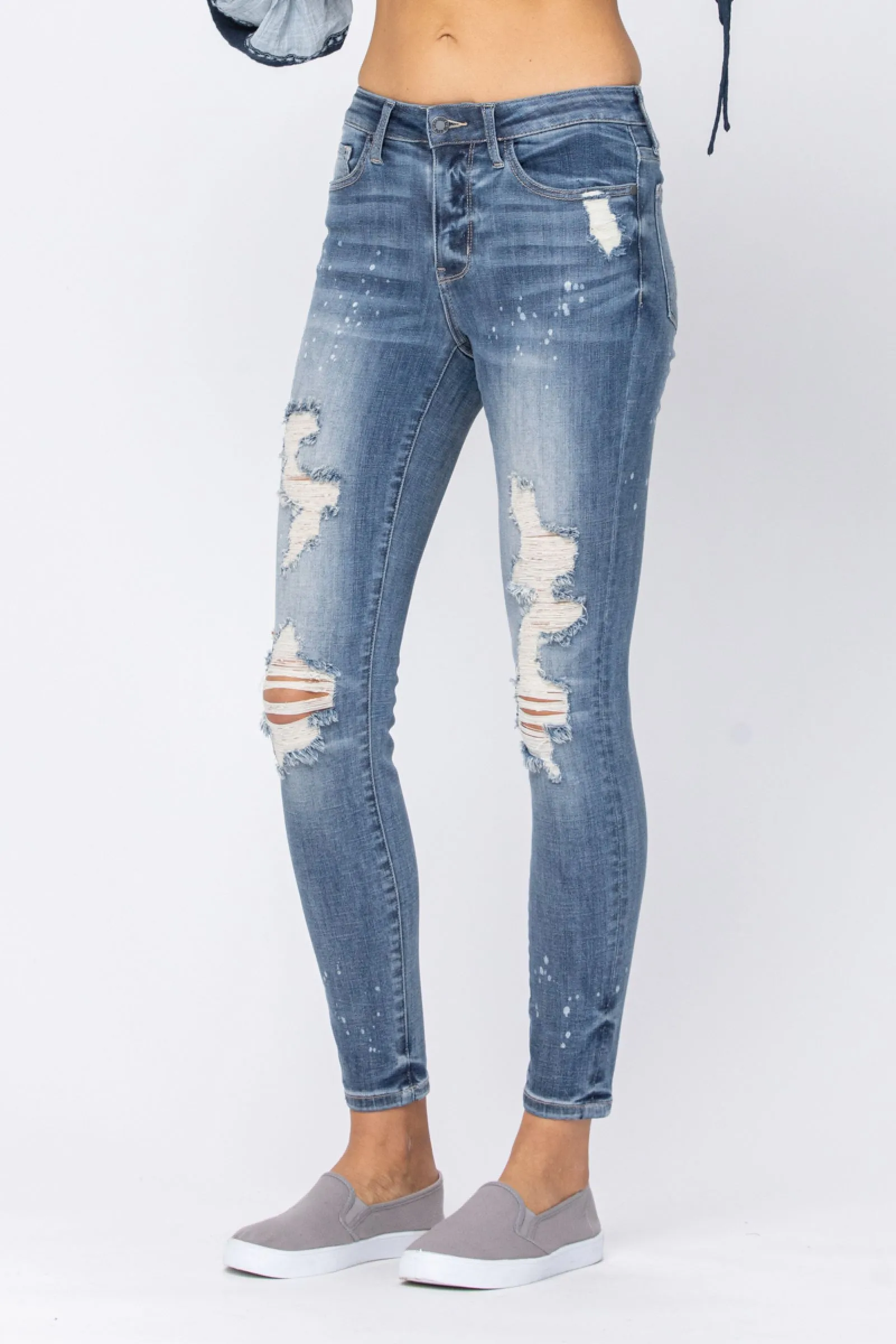 Judy Blue Never Better Bleached Skinny Jeans look