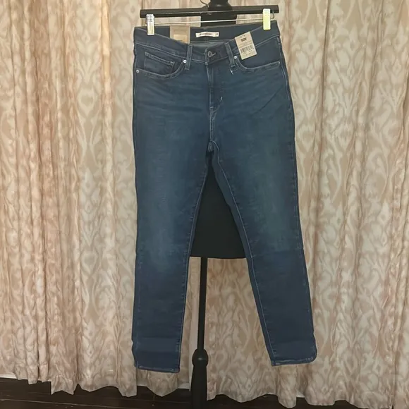 Levi 311 Shaping Skinny Womens Jeans