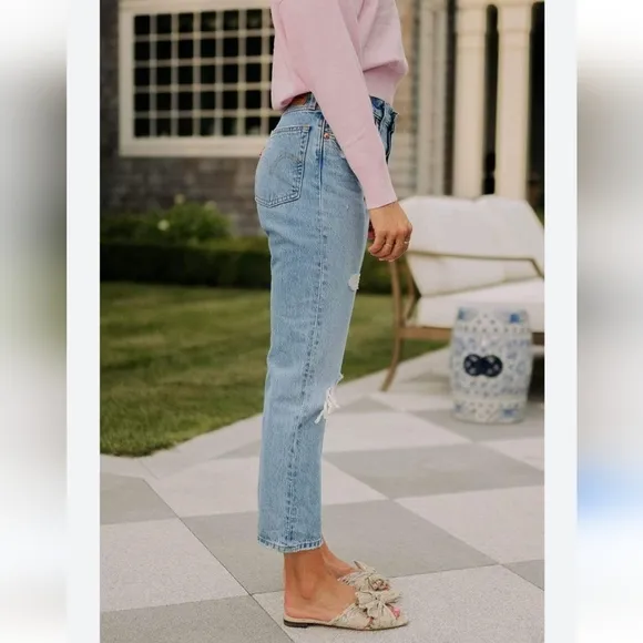Levi's 501 High Rise  Straight Distressed Crop Jeans Size 25 and 26 Blue