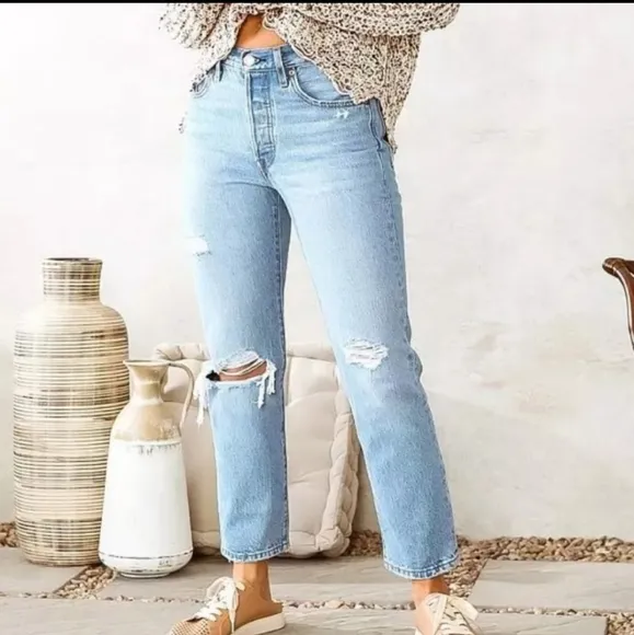 Levi's 501 High Rise  Straight Distressed Crop Jeans Size 25 and 26 Blue