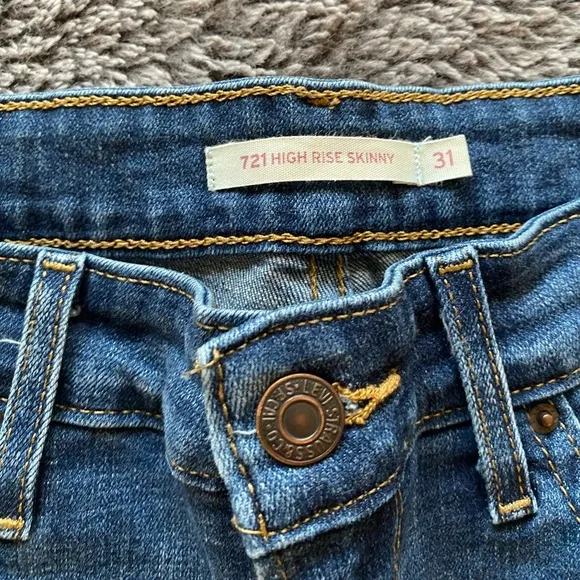 LEVI’S 721 Women’s Skinny Jeans