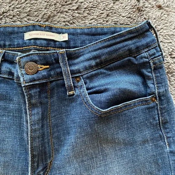 LEVI’S 721 Women’s Skinny Jeans