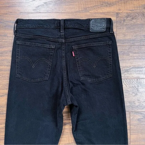 Levi’s • Wedgie Icon jean Black Desert distressed raw hem ripped knee slim