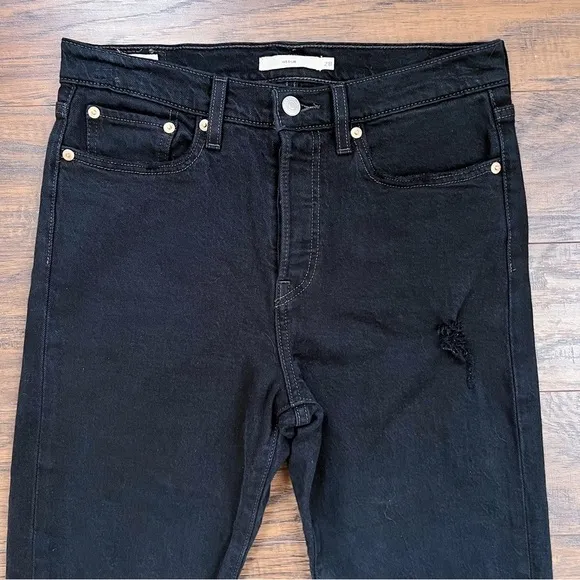 Levi’s • Wedgie Icon jean Black Desert distressed raw hem ripped knee slim