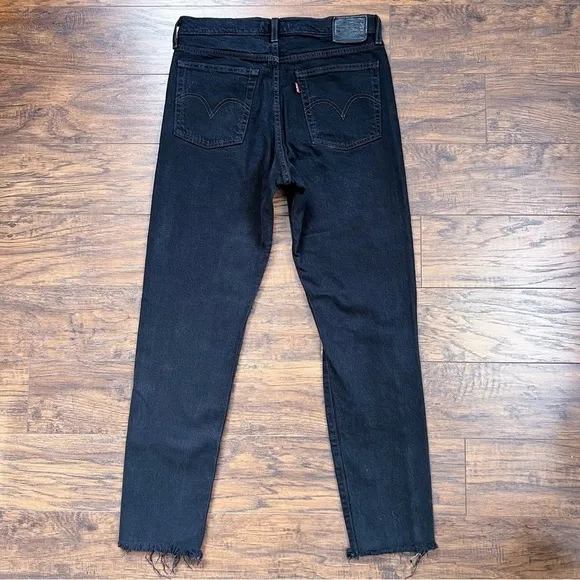Levi’s • Wedgie Icon jean Black Desert distressed raw hem ripped knee slim