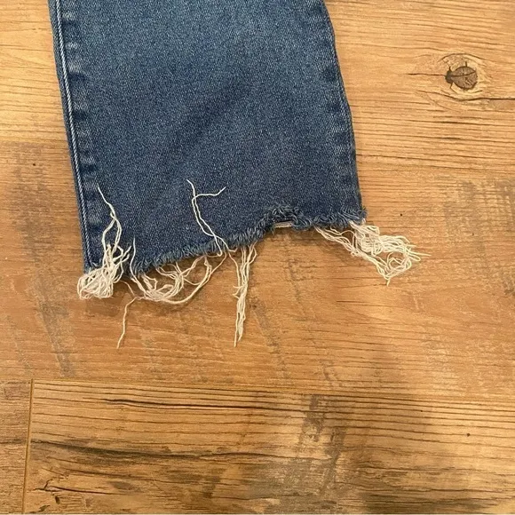 Madewell Women’s Jeans with Ripped Ankle Size 27