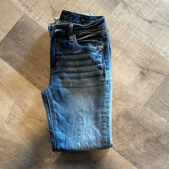 Miss Me skinny ankle jeans sz27. Stretchy, embellished cuffs in legs worn twice