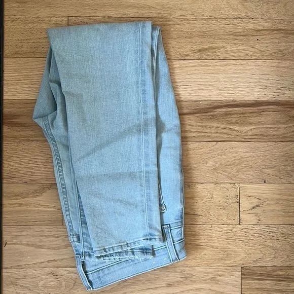NWOT: Madewell Jeans | Skinny Mid-Rise Crop | Size 28 | Light Blue