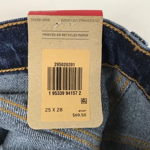 NWT Levi’s 501 Skinny Jeans in Salsa Size 25