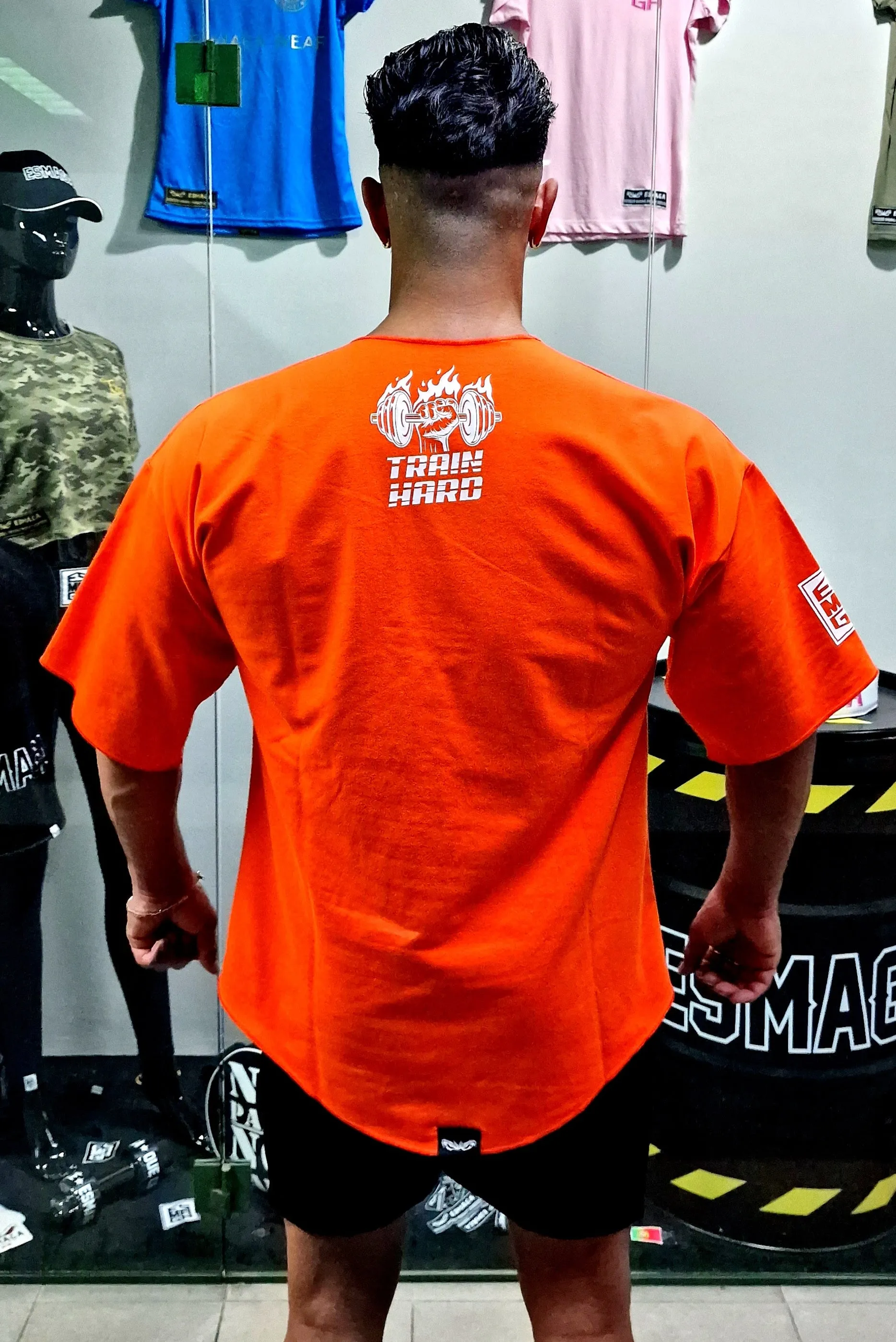 Oversized Train Hard (Personalizável)
