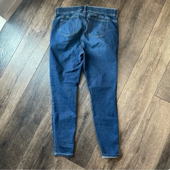 Torrid bombshell skinny size 16 regular jeans medium blue wash stretch