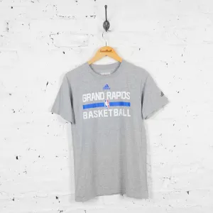 Vintage Adidas Grand Rapids NBA T-shirt - Grey - S