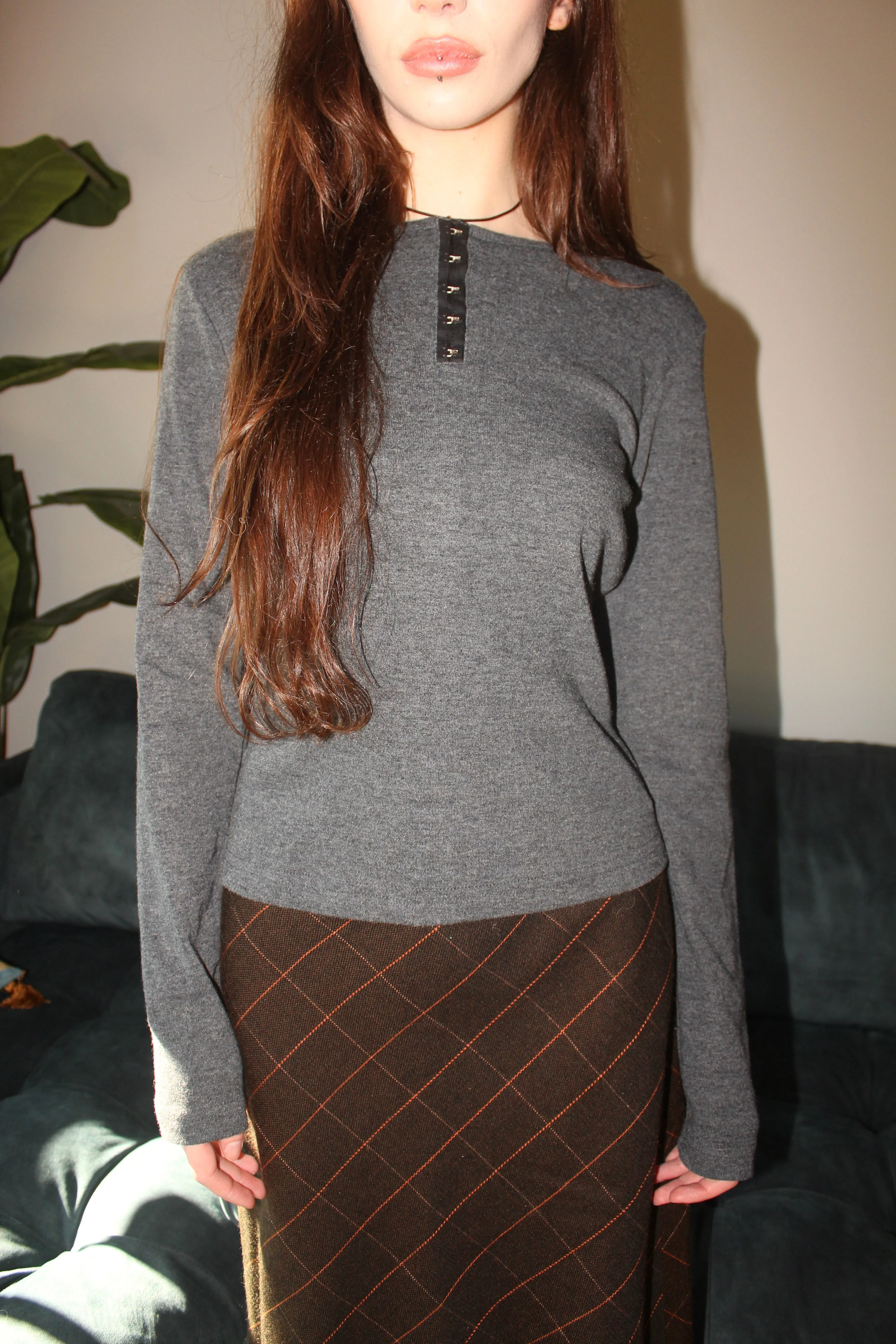 Vintage Hook & Eye Grey Long Sleeve Knit (S-M)