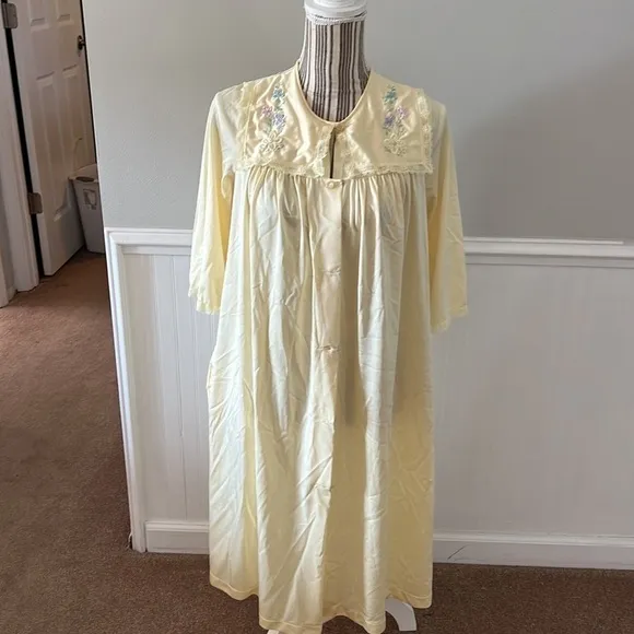 Vintage Shadowline 3 Piece Pajama and Robe  Set