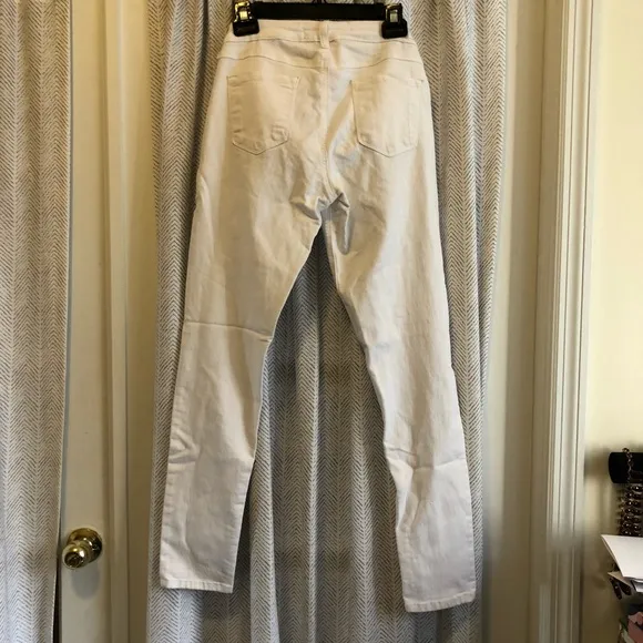White Skinny jeans- size 28 Fade To Blue